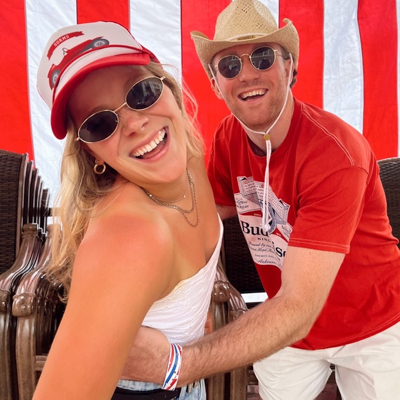 Meet your Posher, Sarah - Picture 1 of 5